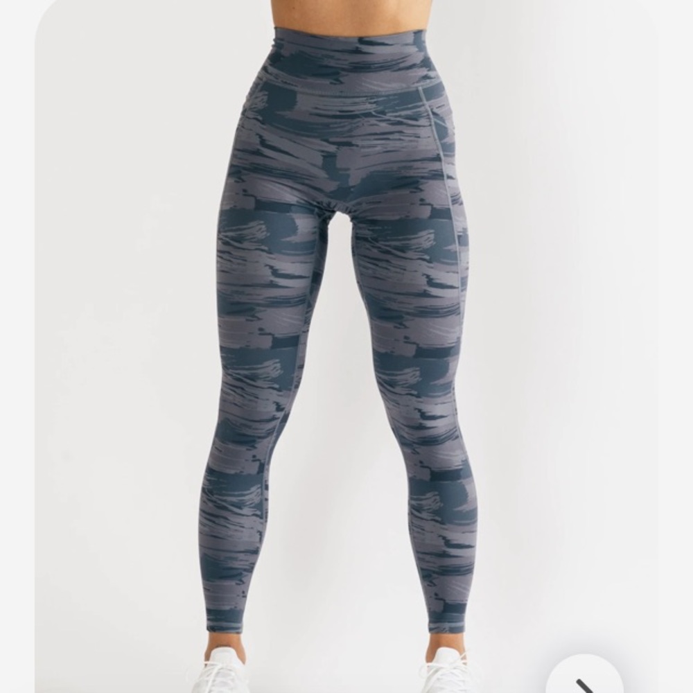 SURFACE POCKET LEGGING